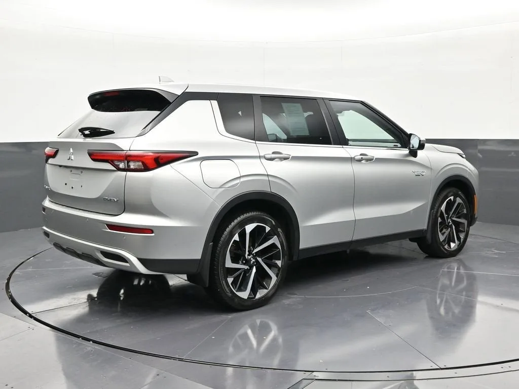 2023 Mitsubishi Outlander PHEV SE S-AWC photo 5