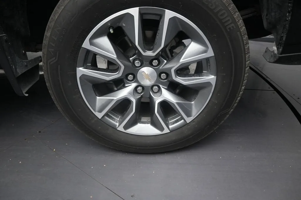2024 Chevrolet Silverado 1500 LT photo 10