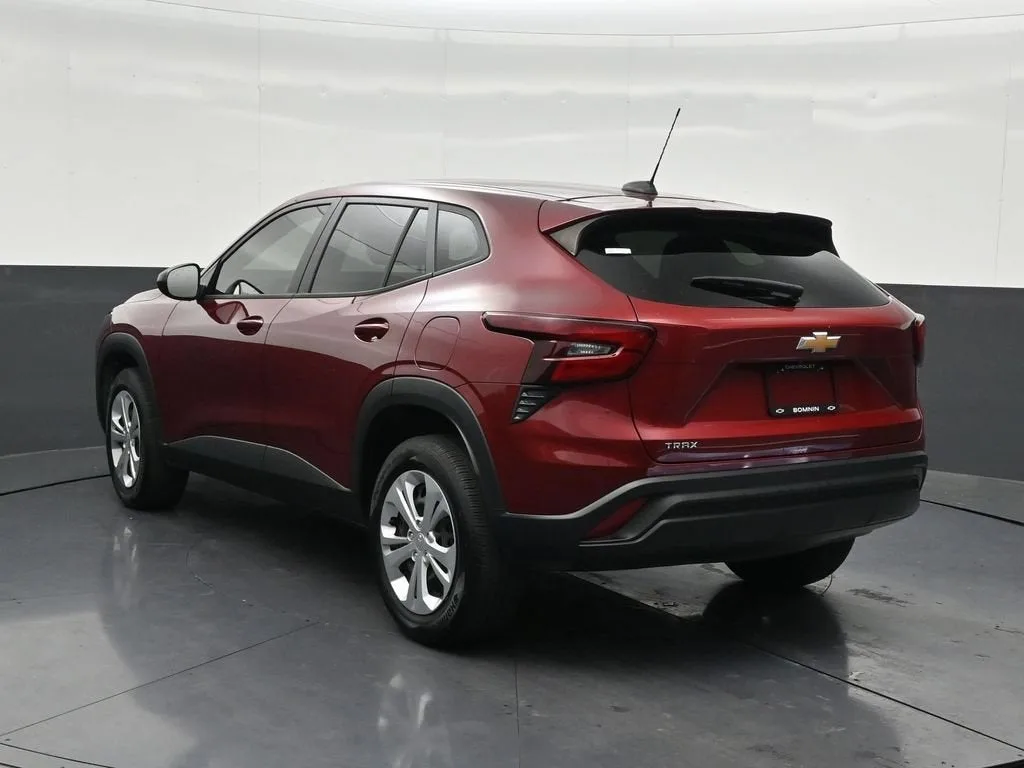 2024 Chevrolet Trax LS photo 3