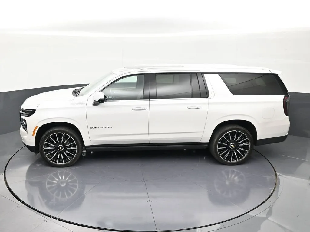2025 Chevrolet Suburban High Country photo 12