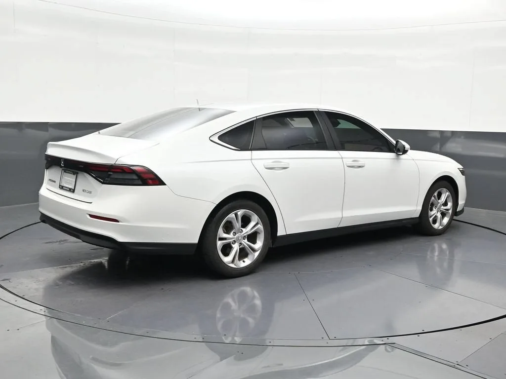 2024 Honda Accord Sedan LX photo 5