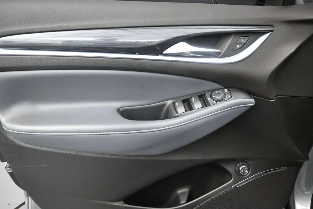 2024 Buick Enclave Essence photo 11