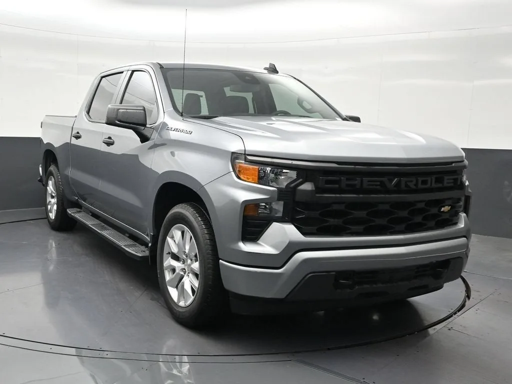 2024 Chevrolet Silverado 1500 Custom photo 8
