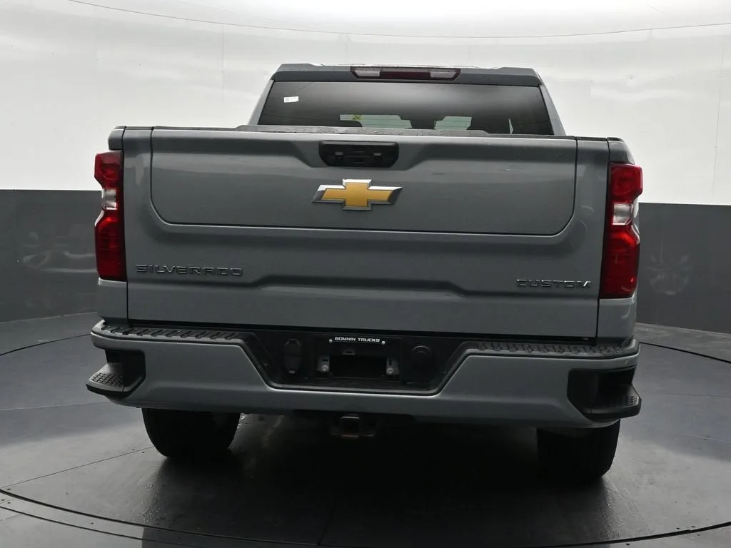 2024 Chevrolet Silverado 1500 Custom photo 4
