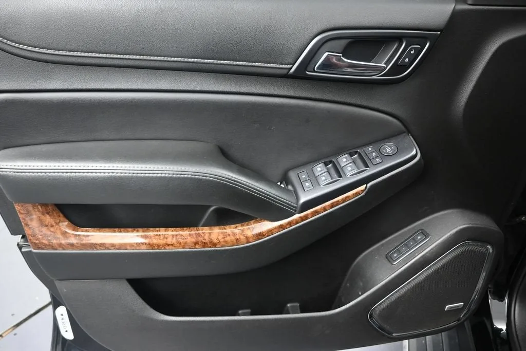 2020 Chevrolet Suburban Premier photo 11