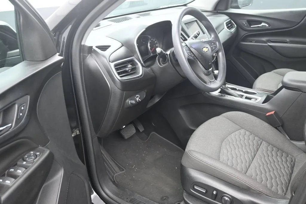 2020 Chevrolet Equinox LT photo 10