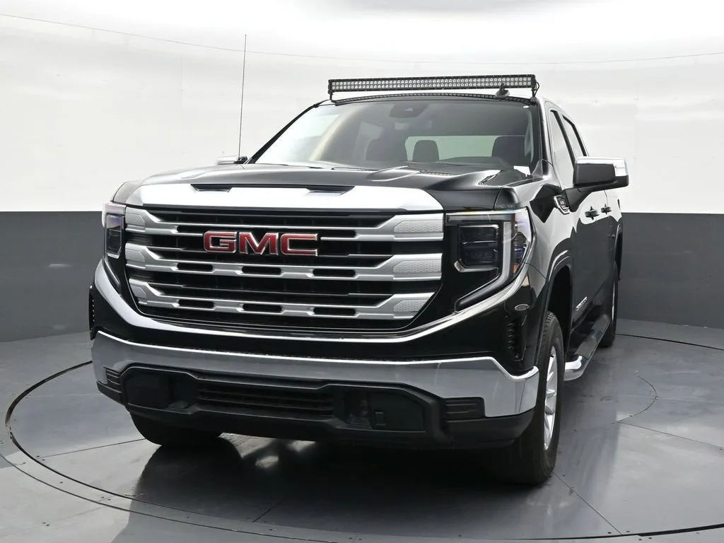 2024 GMC Sierra 1500 SLE photo 8