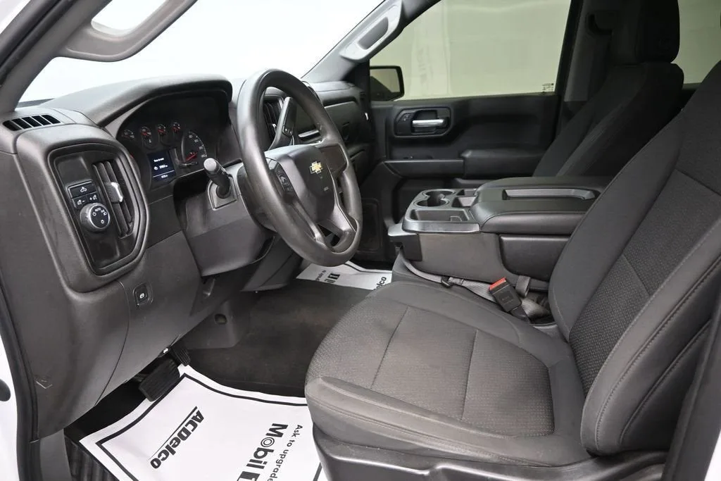 2020 Chevrolet Silverado 1500 Custom photo 11