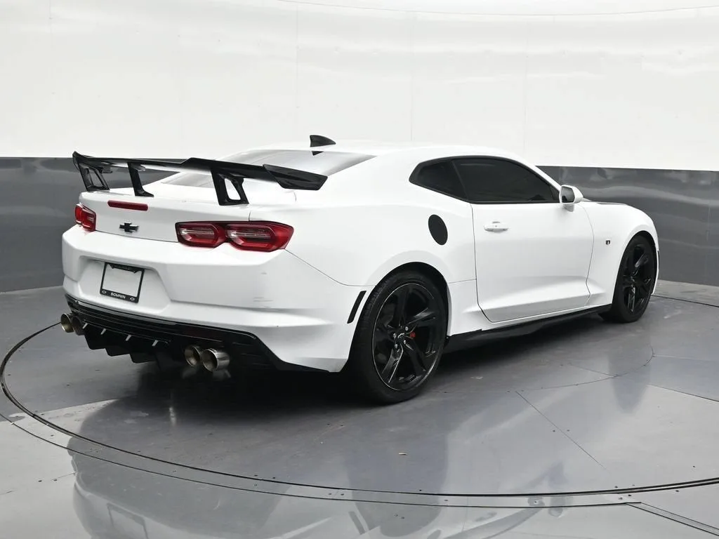 2021 Chevrolet Camaro 1LT photo 5