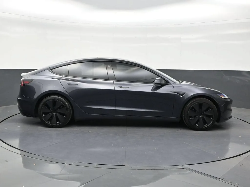 2024 Tesla Model 3 LONG RANGE photo 3
