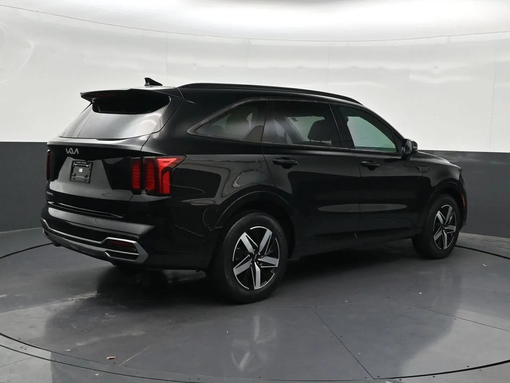 2023 Kia Sorento S photo 5
