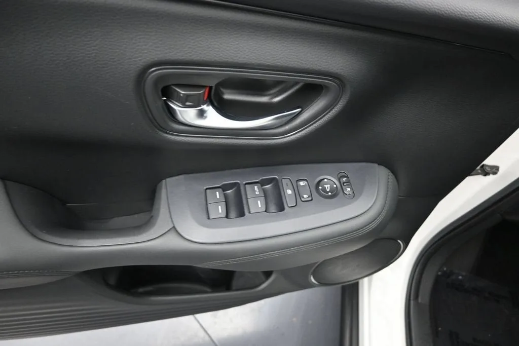 2023 Honda HR-V LX photo 10