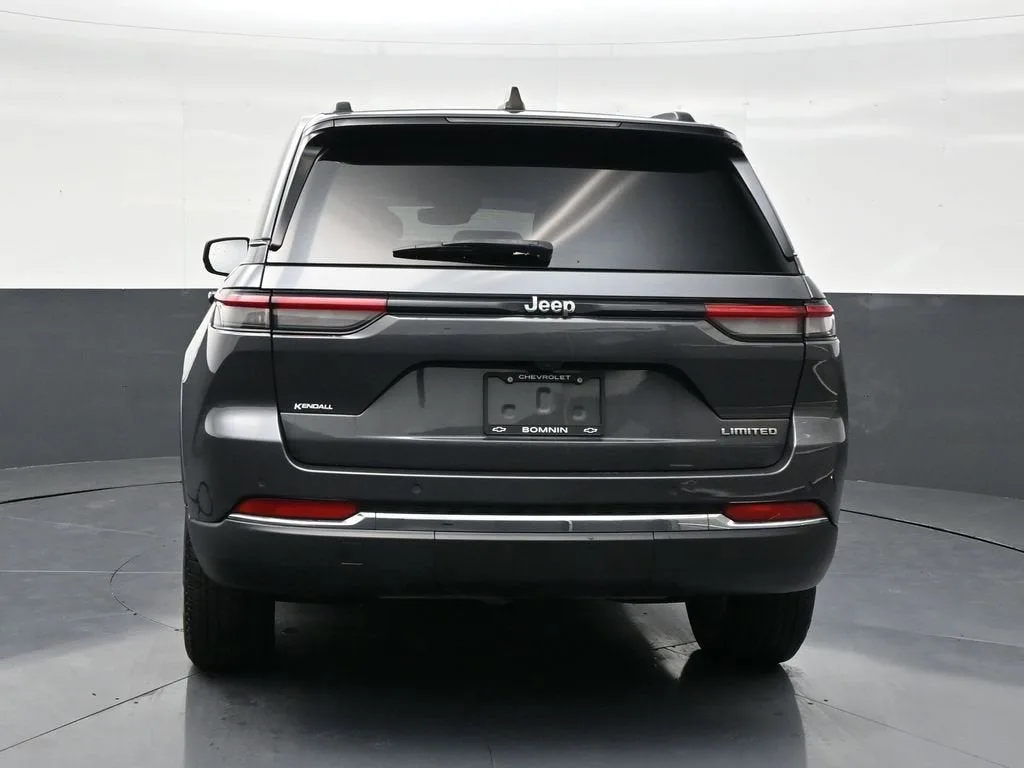 2023 Jeep Grand Cherokee Limited 4x2 photo 4