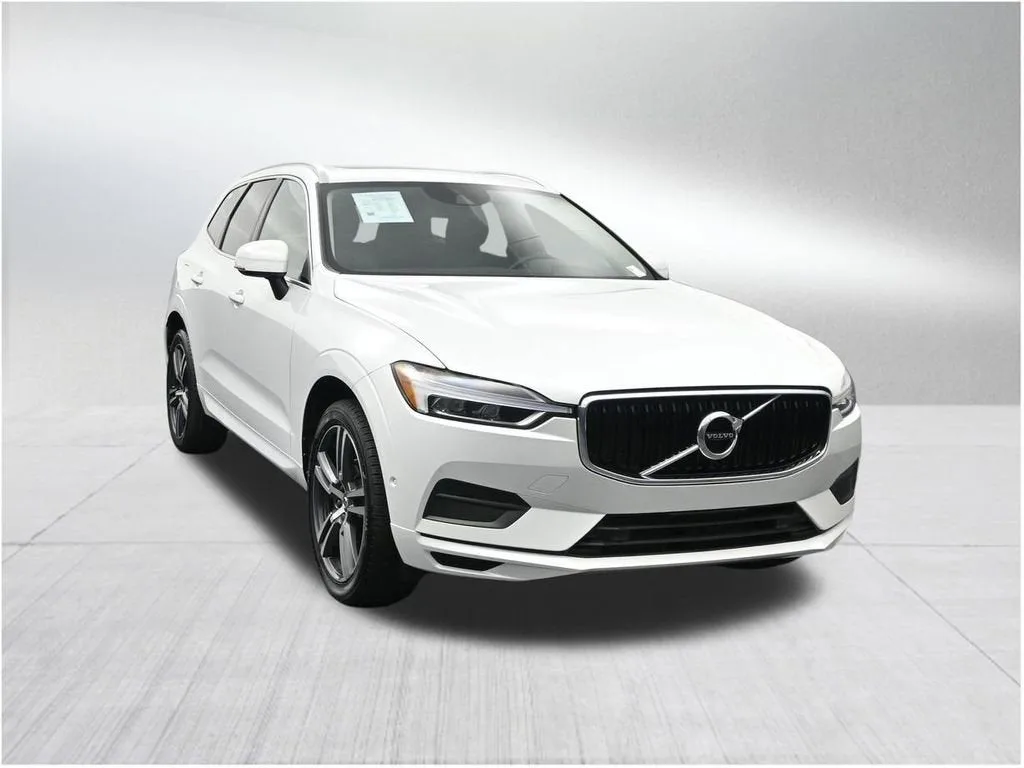 2018 Volvo XC60 Momentum photo 7