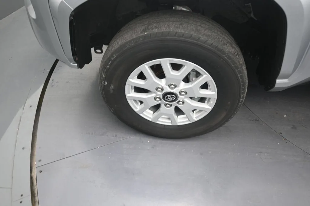 2024 Toyota Tacoma SR5 photo 9