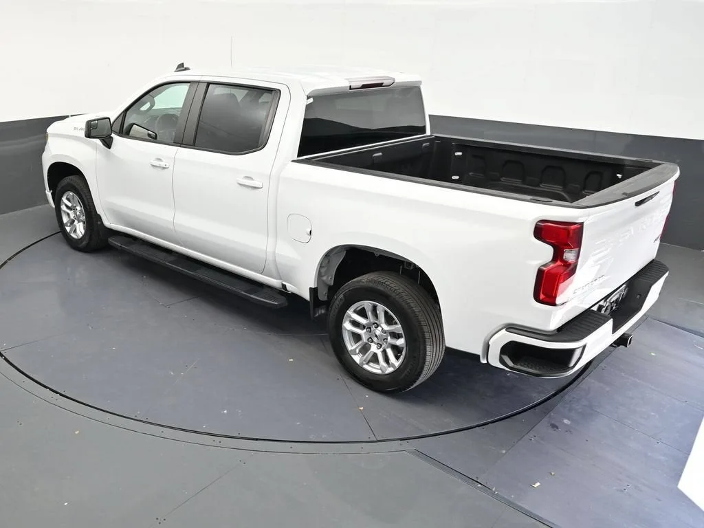 2023 Chevrolet Silverado 1500 RST photo 11