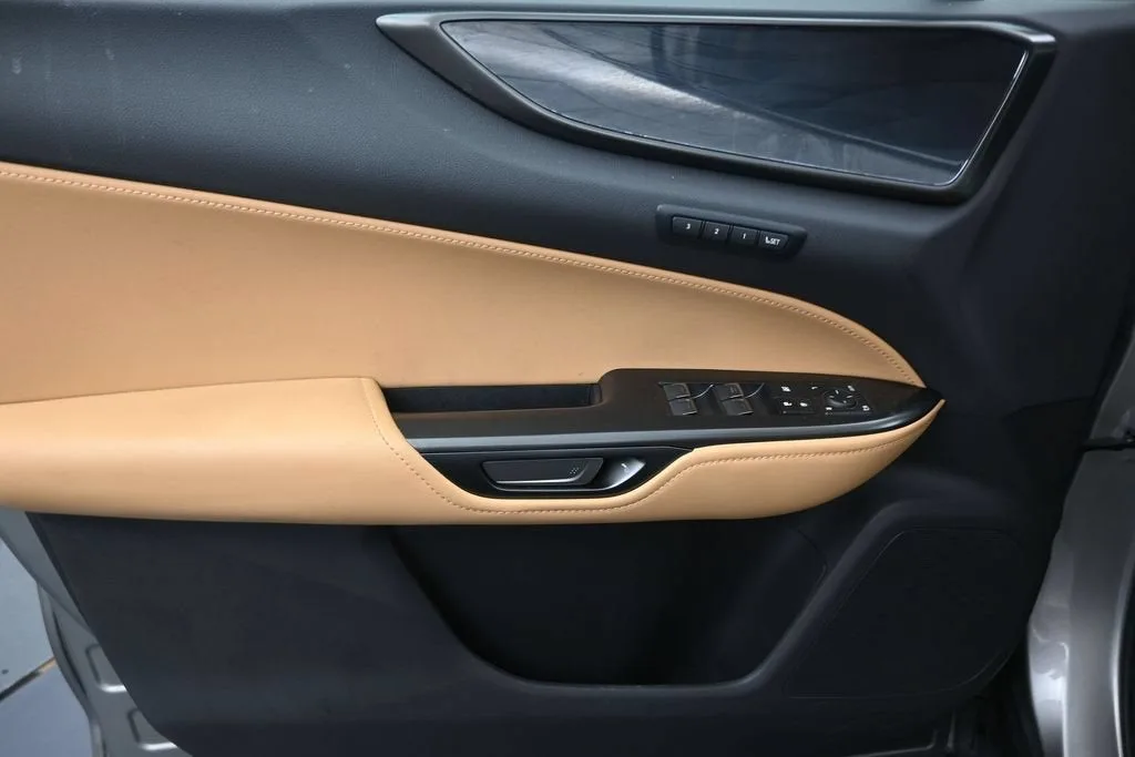 2024 Lexus NX NX 250 Premium photo 11