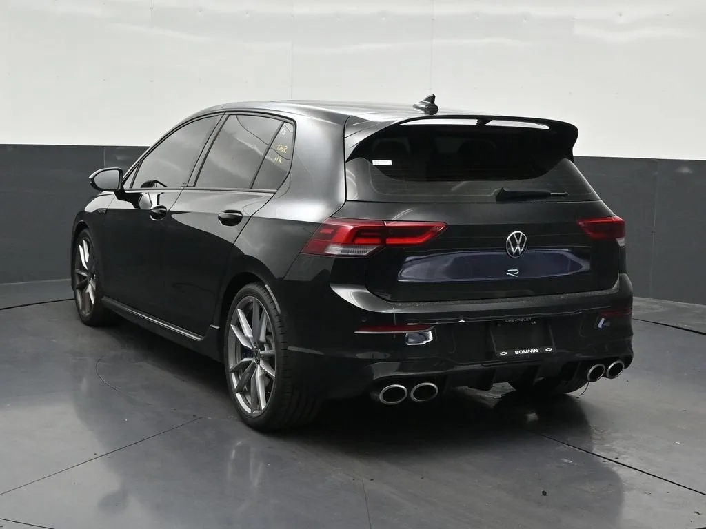 2024 Volkswagen Golf R 2.0T photo 3