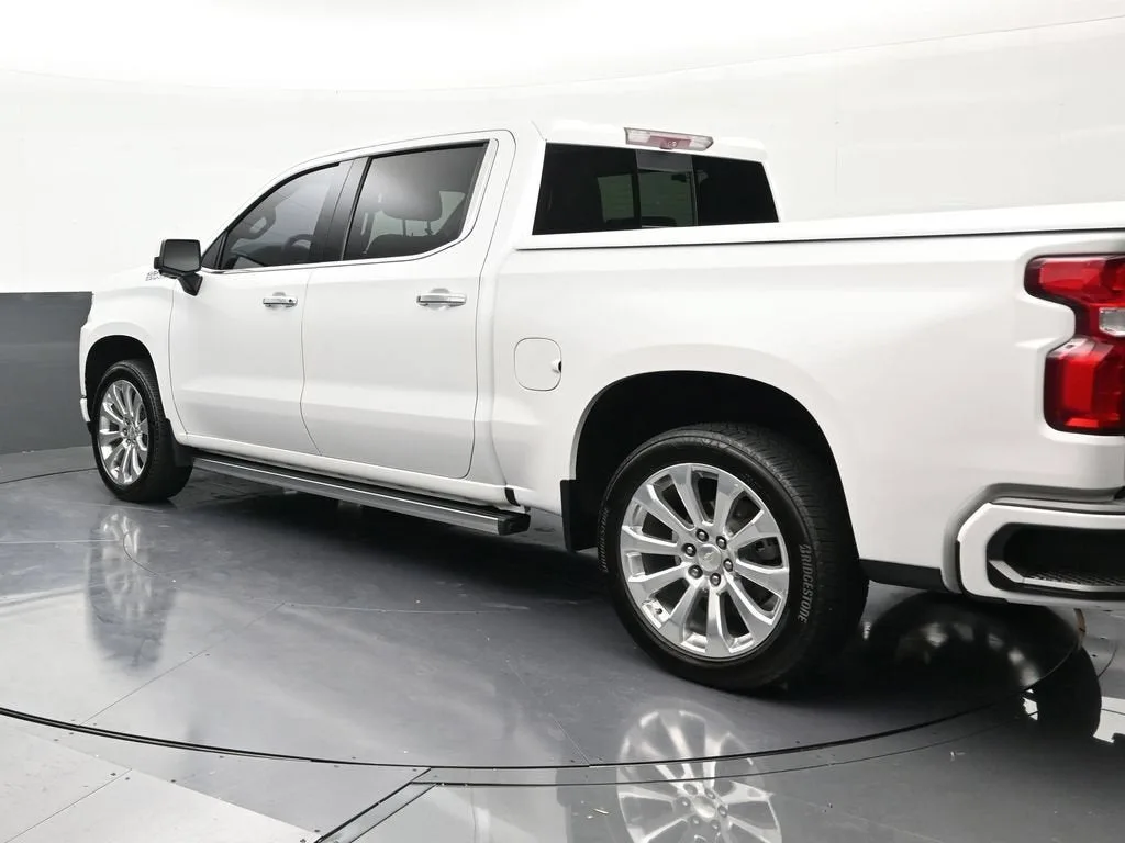 2021 Chevrolet Silverado 1500 High Country photo 3