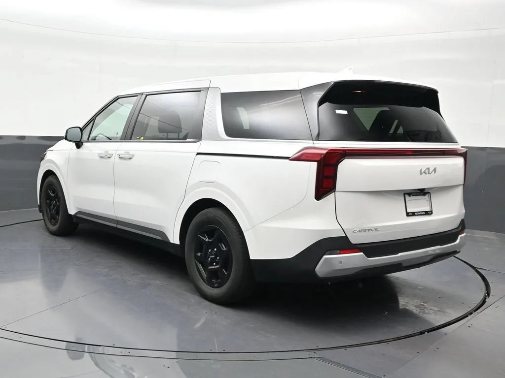 2025 Kia Carnival MPV LXS photo 3