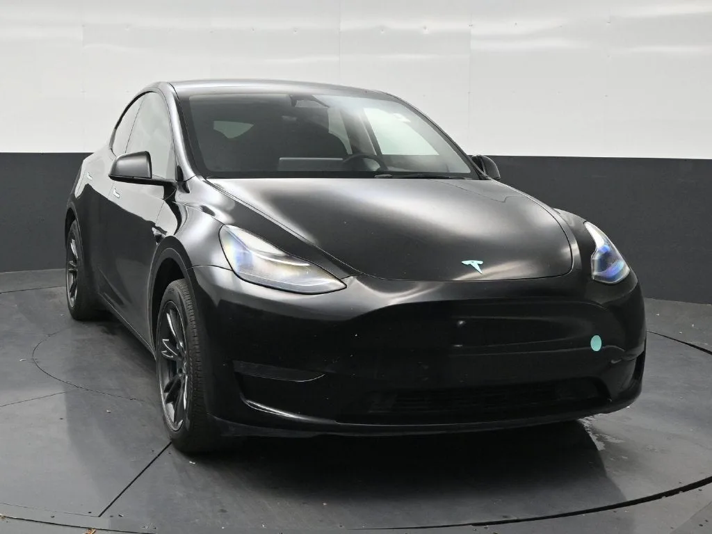 2024 Tesla Model Y LONG RANGE photo 7