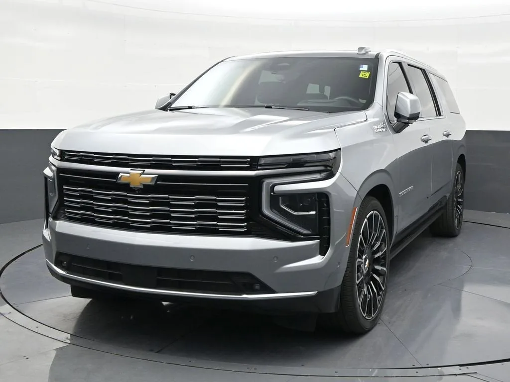 2025 Chevrolet Suburban High Country photo 8
