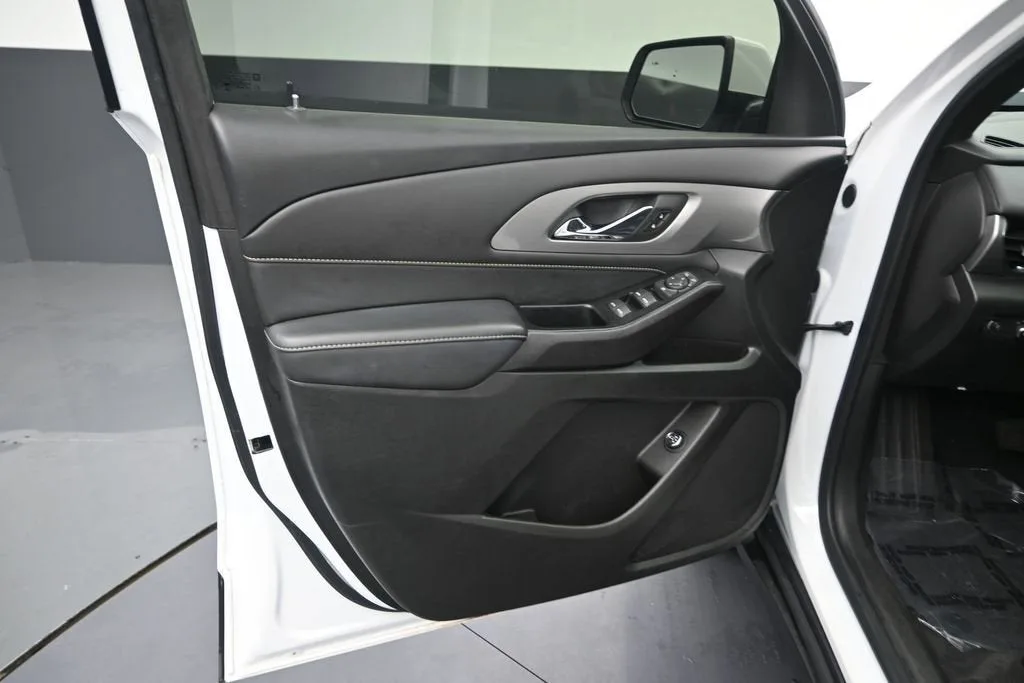 2023 Chevrolet Traverse LT Leather photo 12