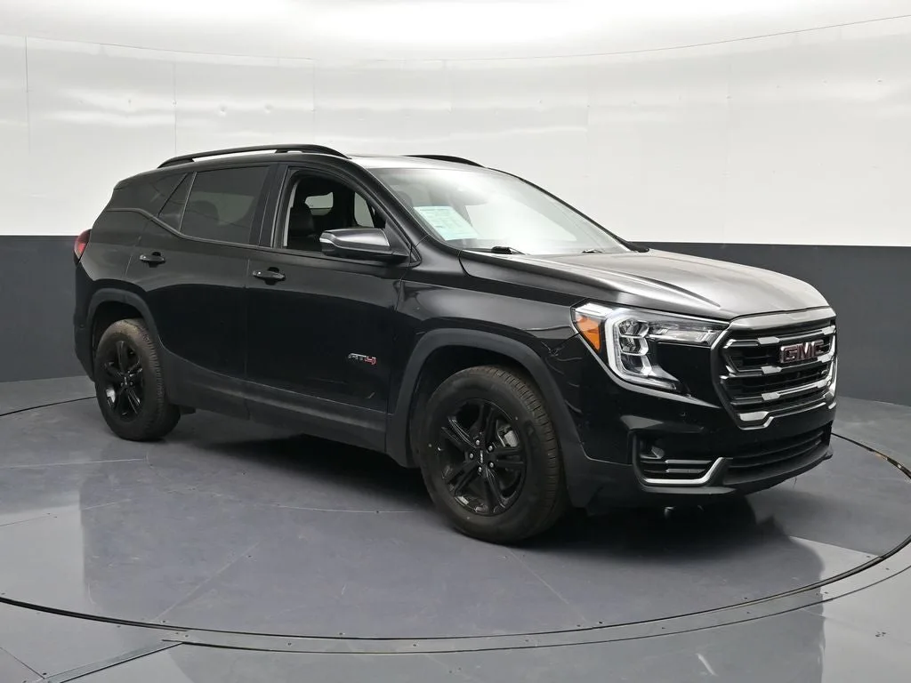 2023 GMC Terrain AT4 photo 5