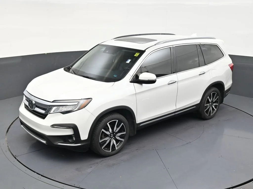 2022 Honda Pilot 2WD Touring 7 Passenger photo 12