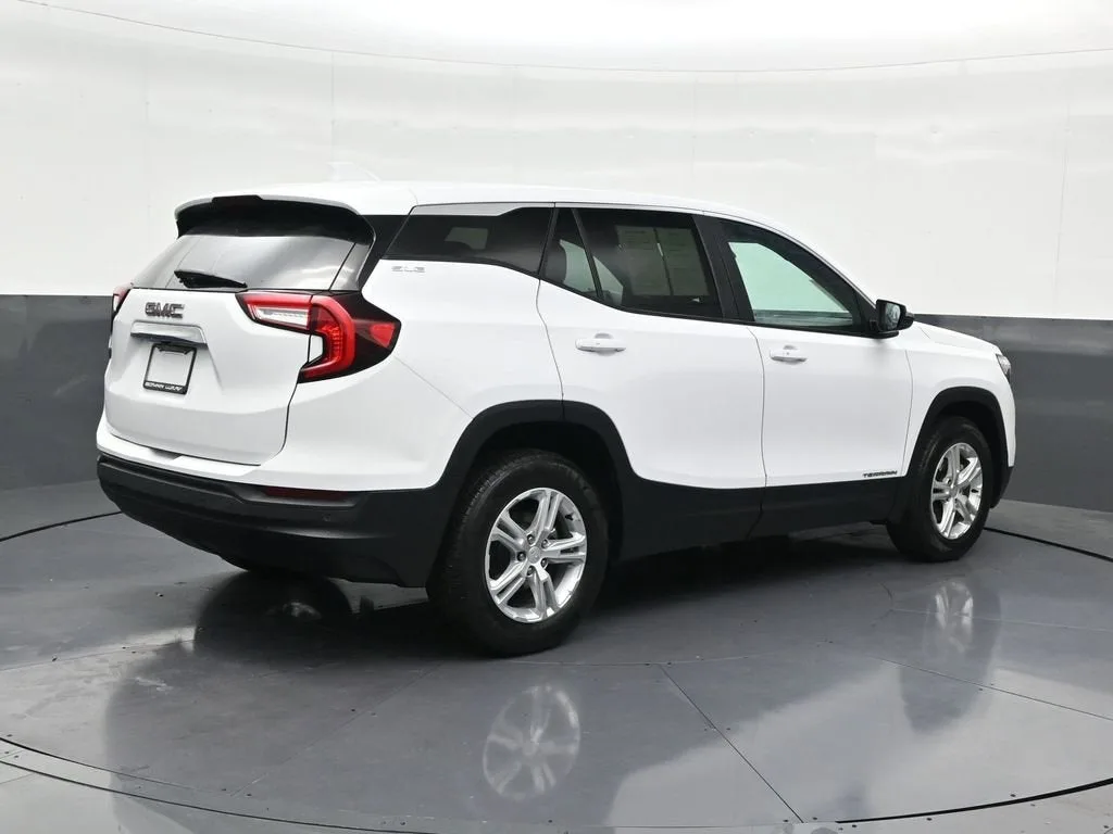 2023 GMC Terrain SLE photo 5