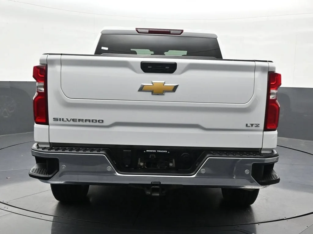 2025 Chevrolet Silverado 1500 LTZ photo 4