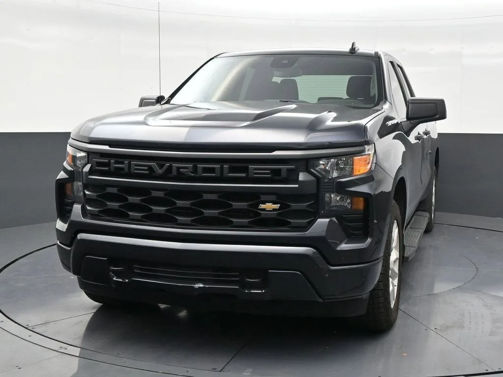 2023 Chevrolet Silverado 1500 Custom photo 8