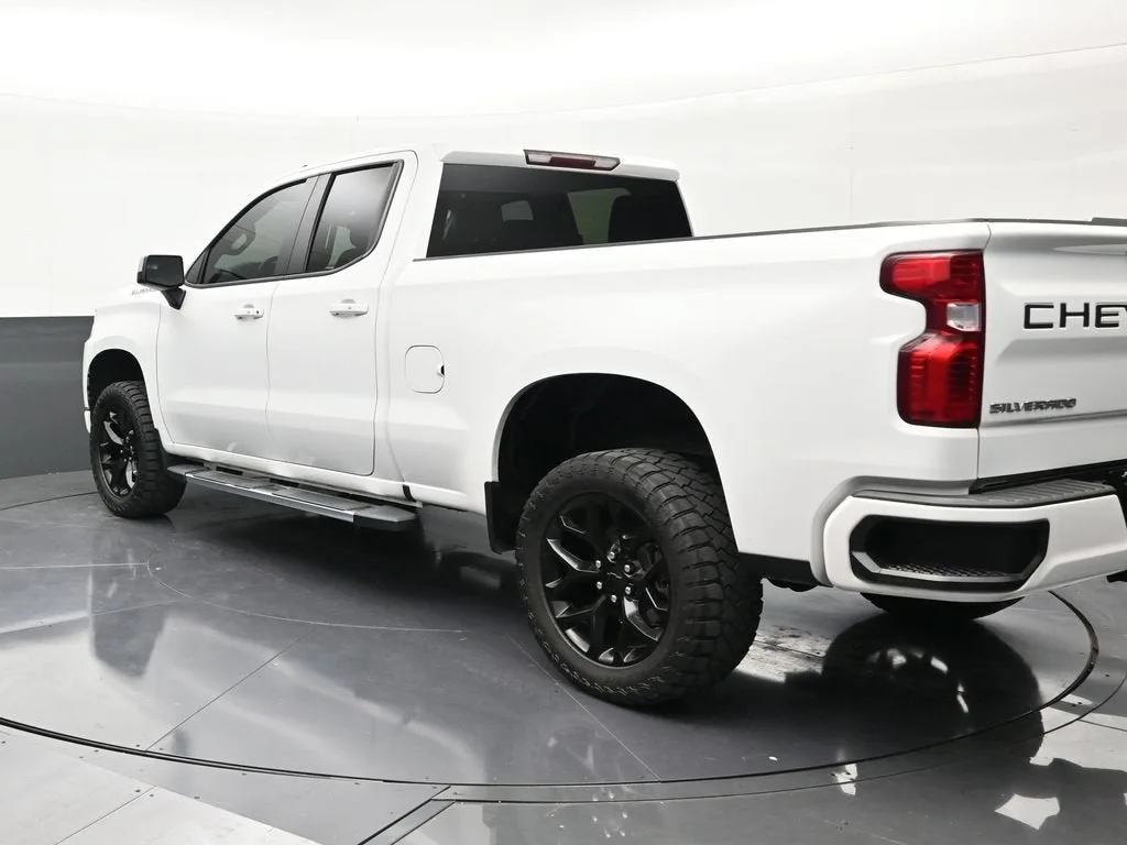 2019 Chevrolet Silverado 1500 LT photo 3