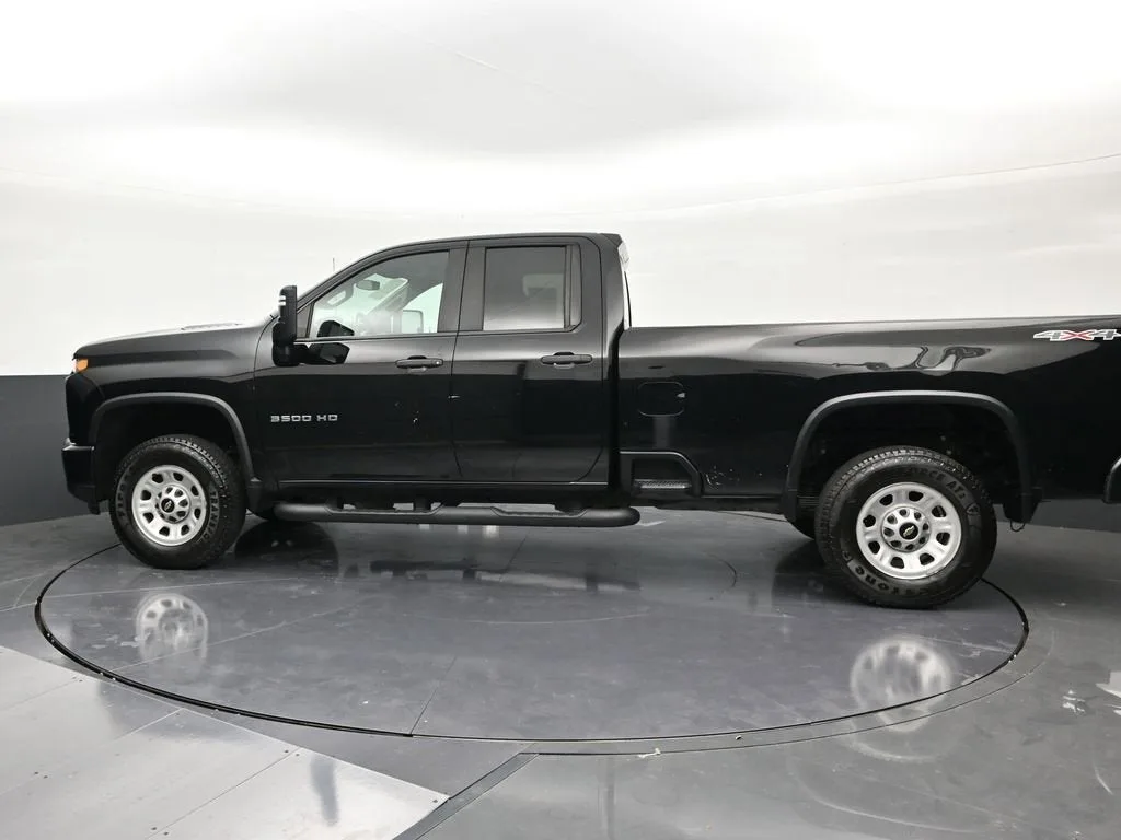 2021 Chevrolet Silverado 3500 HD WT photo 2