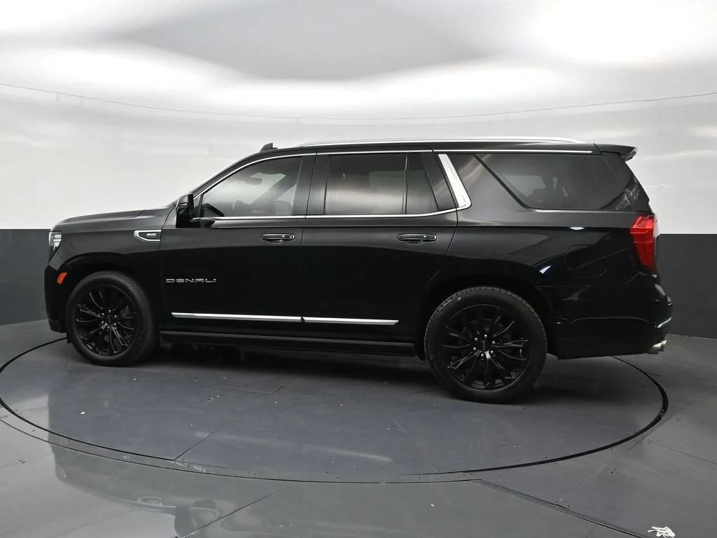2021 GMC Yukon Denali photo 2