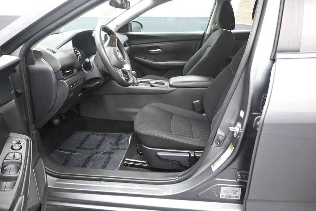 2023 Nissan Sentra S Xtronic CVT photo 11