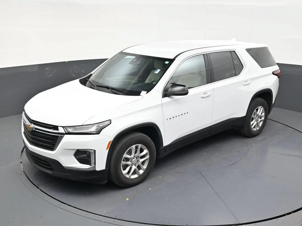 2023 Chevrolet Traverse LS photo 11