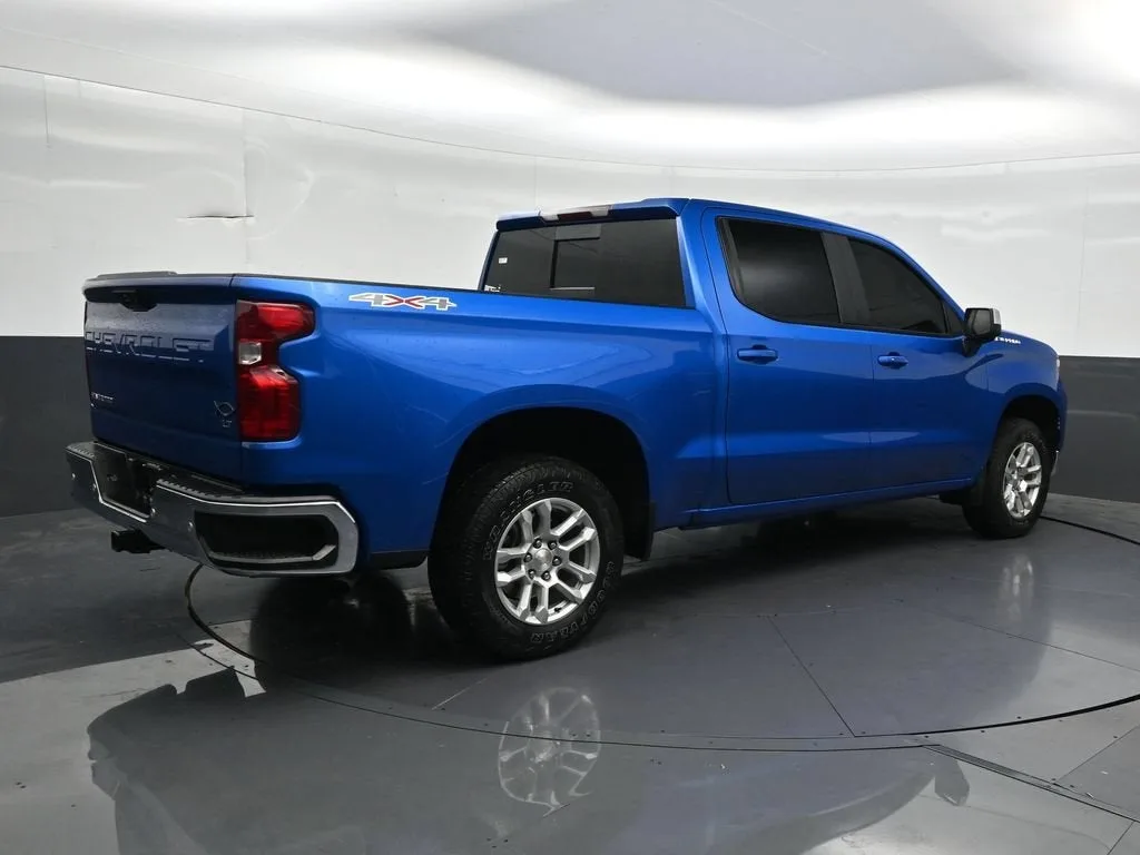 2024 Chevrolet Silverado 1500 LT photo 5