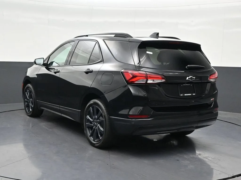 2024 Chevrolet Equinox RS photo 3