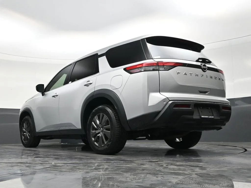 2022 Nissan Pathfinder S 2WD photo 22