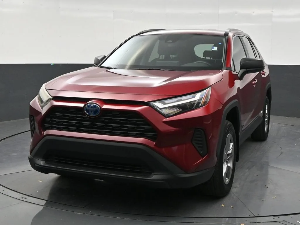 2024 Toyota RAV4 Hybrid LE photo 8