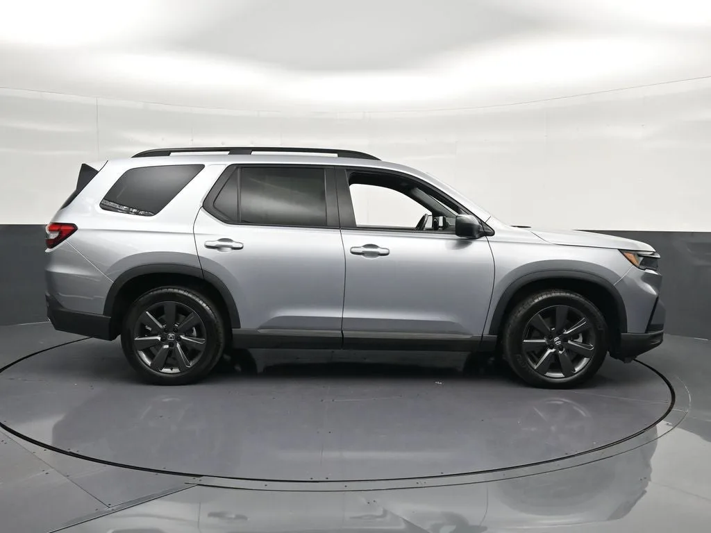 2025 Honda Pilot Sport photo 4