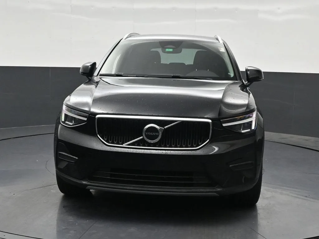 2023 Volvo XC40 B4 Core photo 9