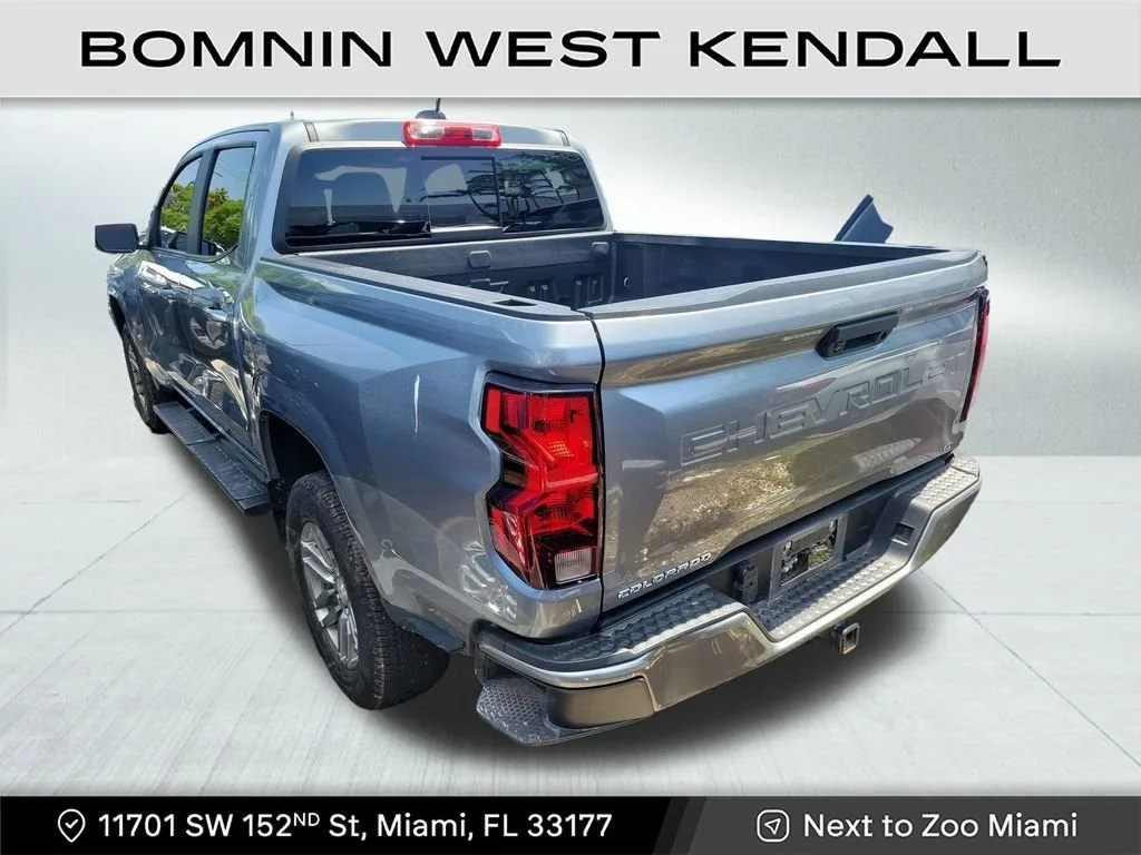 2023 Chevrolet Colorado LT photo 3