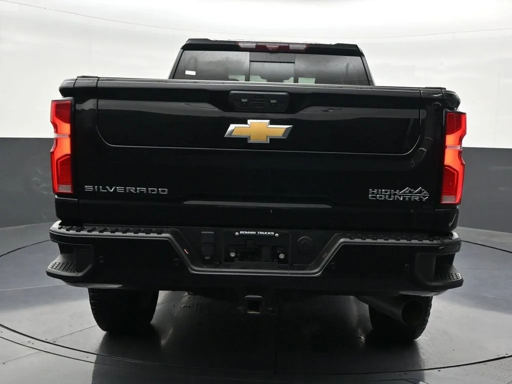 2024 Chevrolet Silverado 2500 HD High Country photo 4