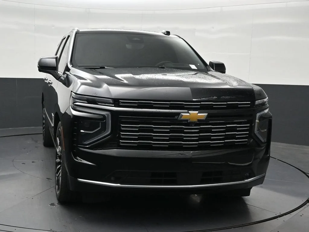 2025 Chevrolet Tahoe High Country photo 2