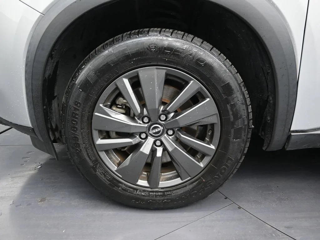 2022 Nissan Pathfinder S 2WD photo 9