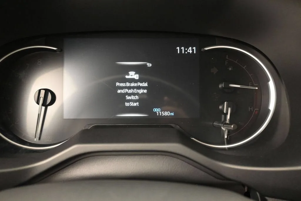 2025 Toyota RAV4 XLE photo 12