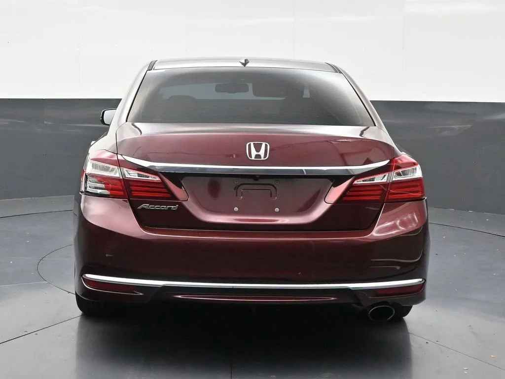 2017 Honda Accord EX-L photo 4