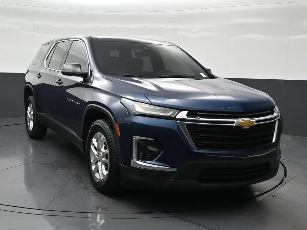 2023 Chevrolet Traverse LS photo 8